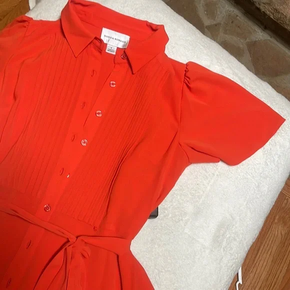 Donna Morgan short sleeve collar neck above knee dress